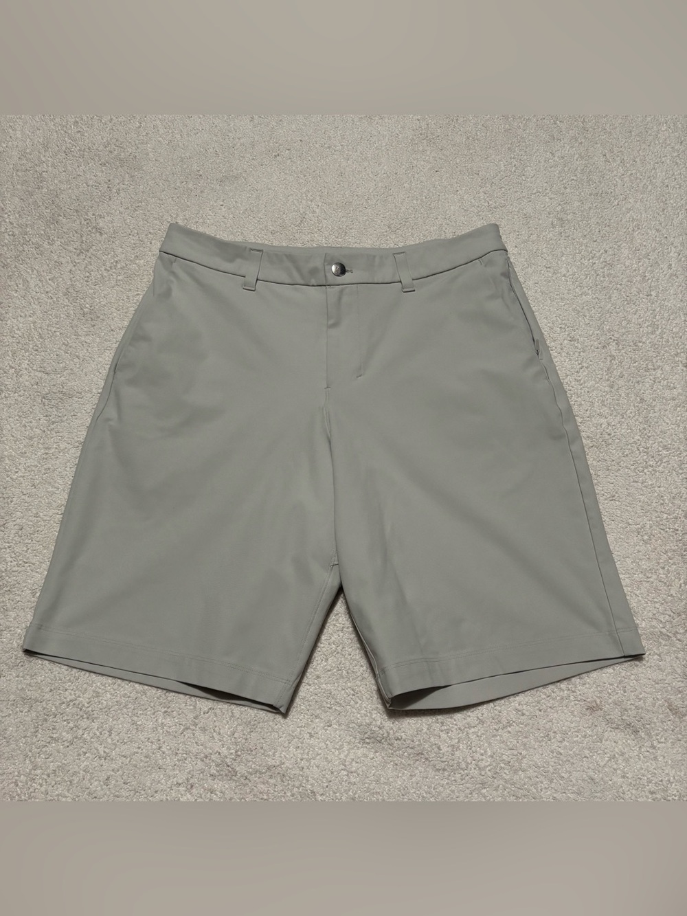 Men's Performance Shorts in Light Gray